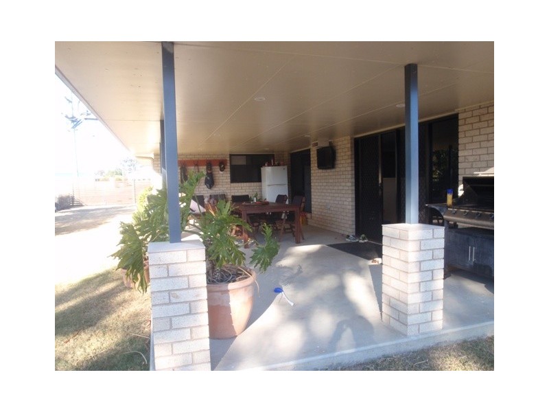 11 LEE ST, Miles QLD 4415