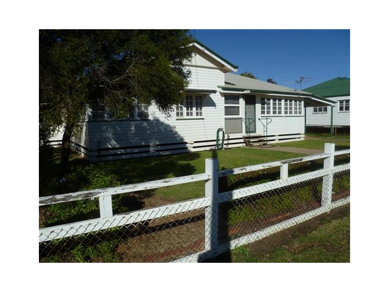 46 Chrystal, Roma QLD 4455