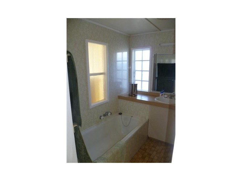 46 Chrystal, Roma QLD 4455