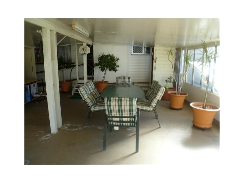 46 Chrystal, Roma QLD 4455