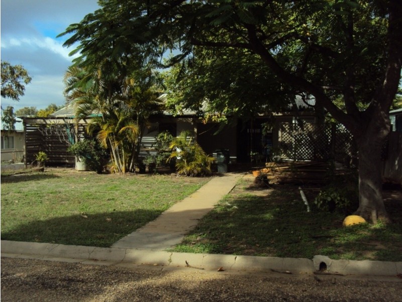 31 Quarrian Road, Longreach QLD 4730