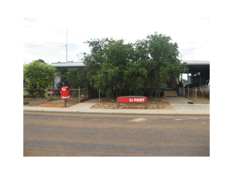 8 MARYBOROUGH ST, Windorah QLD 4481