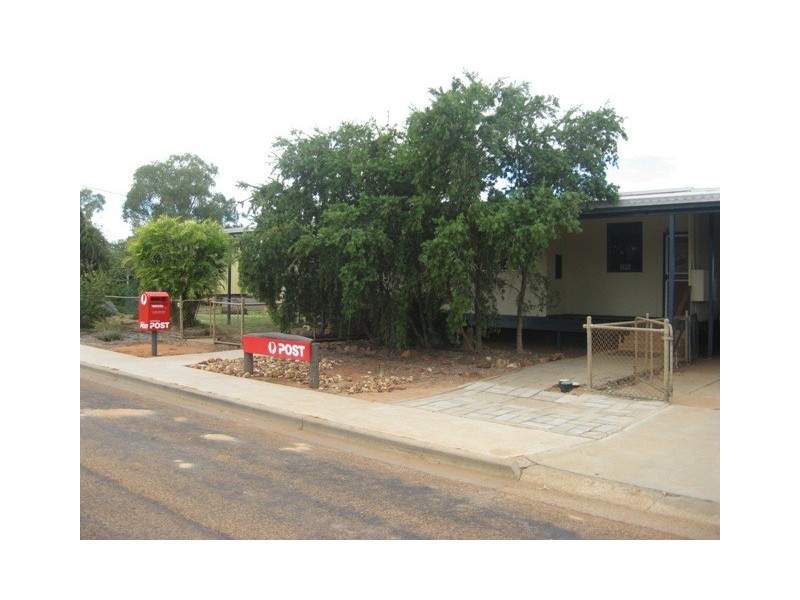 8 MARYBOROUGH ST, Windorah QLD 4481
