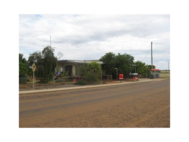 8 MARYBOROUGH ST, Windorah QLD 4481