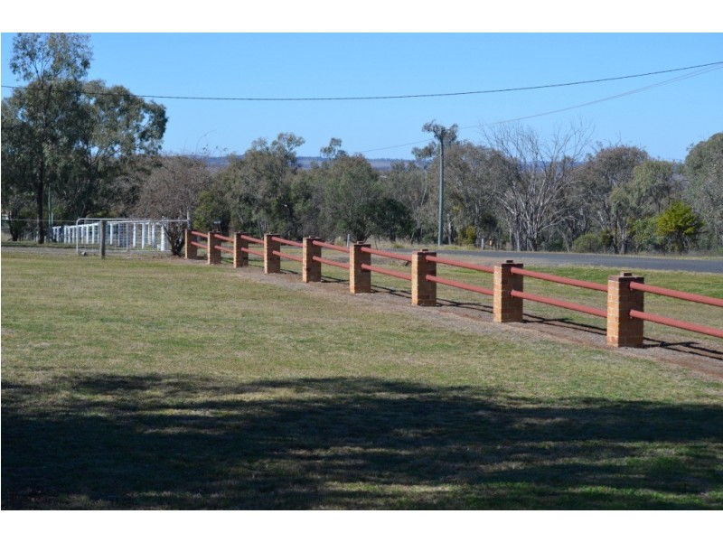 85 Chelldan Avenue, Dalby QLD 4405