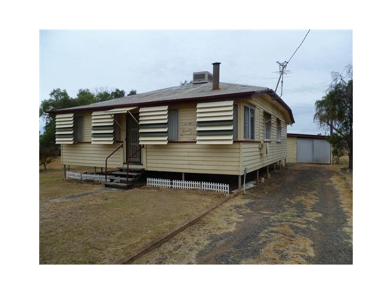 34 Lewis St, Roma QLD 4455