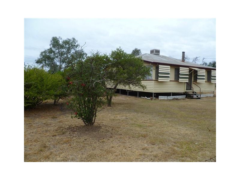 34 Lewis St, Roma QLD 4455