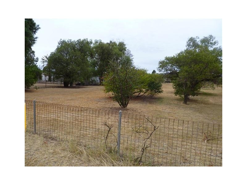 34 Lewis St, Roma QLD 4455