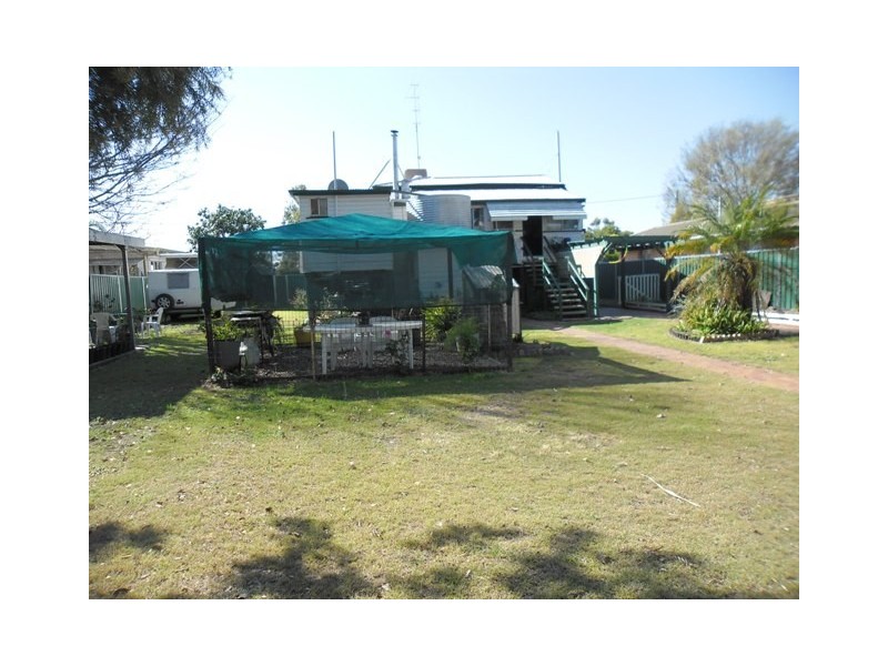 38 MARIAN ST, Miles QLD 4415
