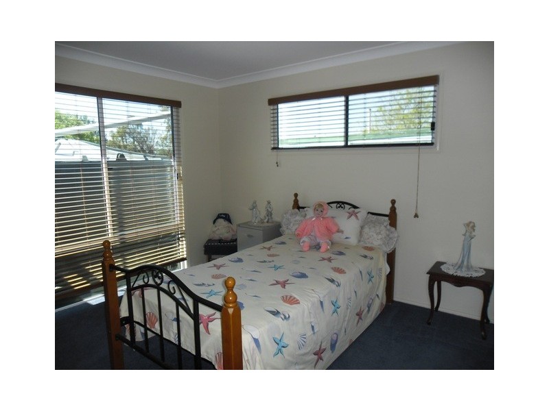 11 DAISY ST, Miles QLD 4415