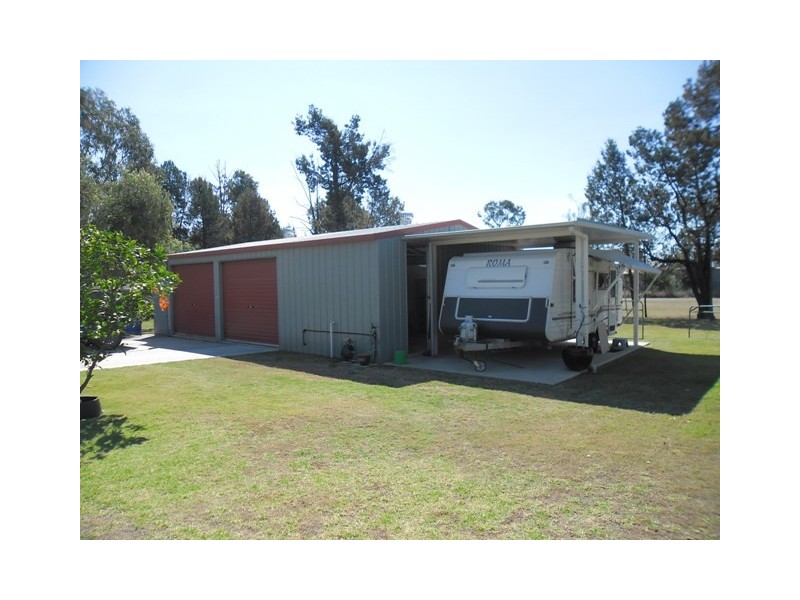 11 DAISY ST, Miles QLD 4415