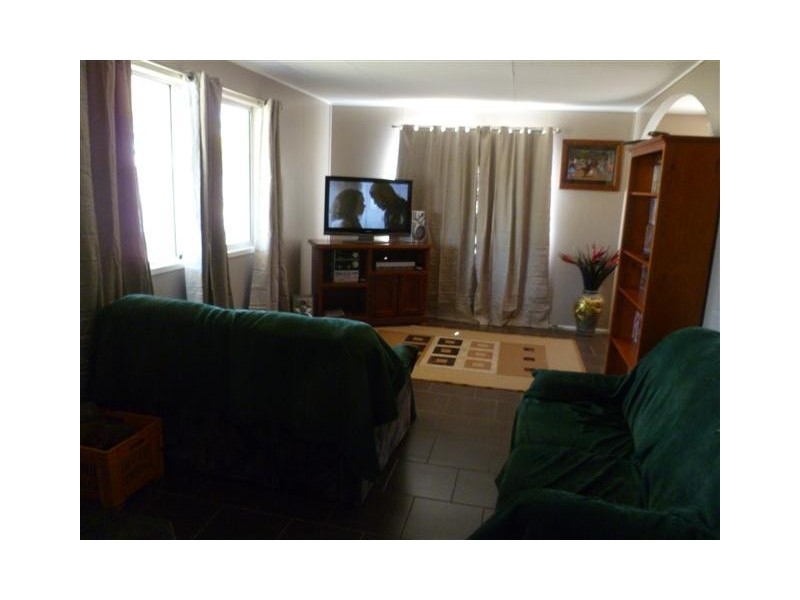 20 Elmer, Roma QLD 4455