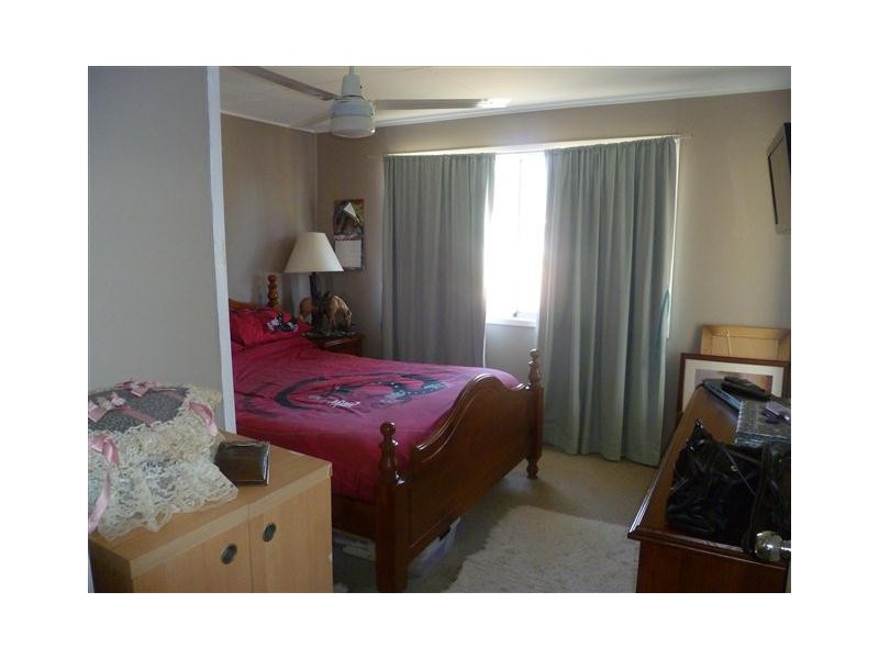 20 Elmer, Roma QLD 4455