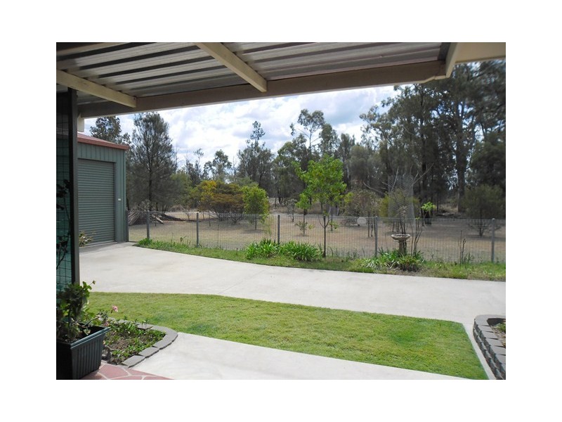 19 LEE ST, Miles QLD 4415