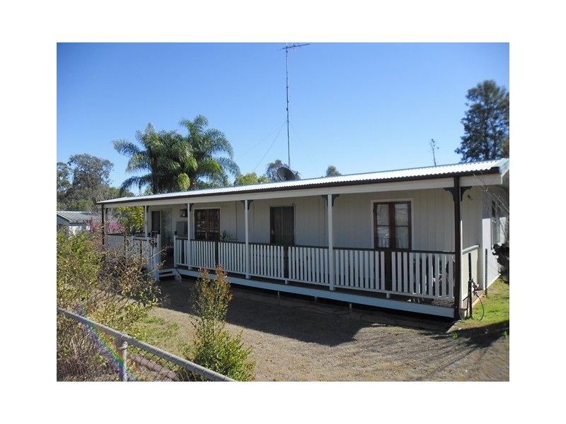 5 DAISY ST, Miles QLD 4415