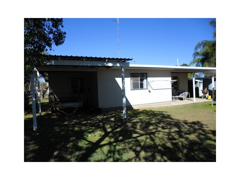 5 DAISY ST, Miles QLD 4415