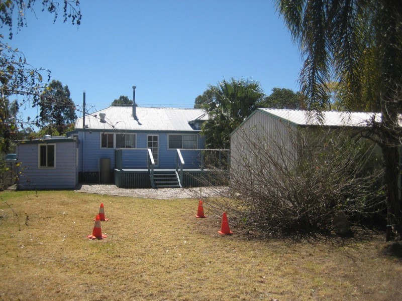 64 Geraghty Street, Cecil Plains QLD 4407