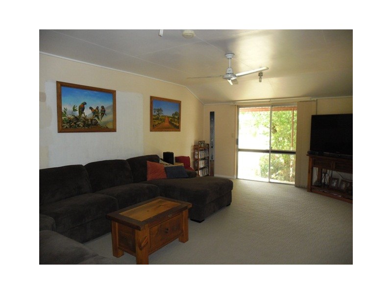 72-74 CONSTANCE ST, Miles QLD 4415