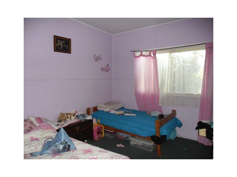 60 EDITH STREET, Miles QLD 4415