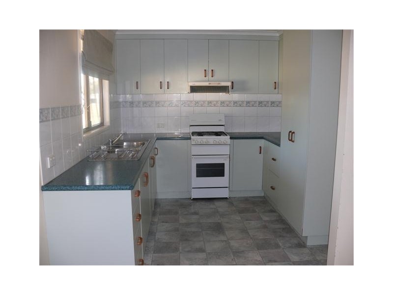 12 Bond Street, Roma QLD 4455