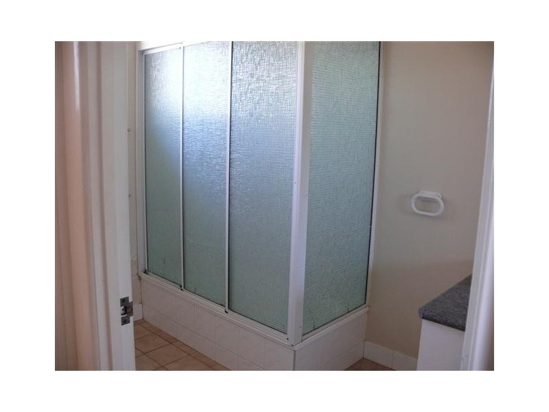 12 Bond Street, Roma QLD 4455