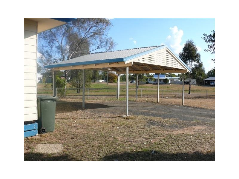 12 Bond Street, Roma QLD 4455