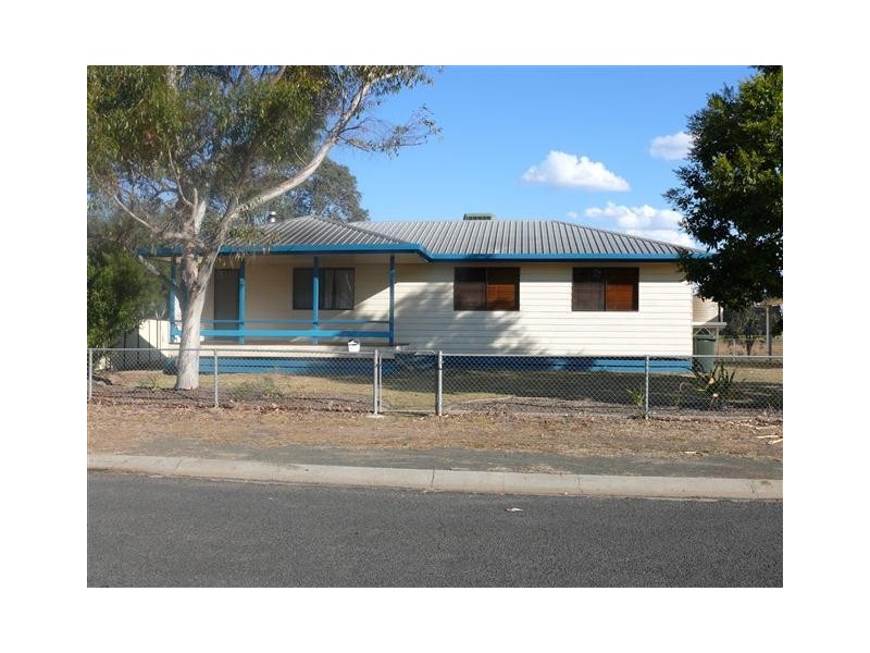 12 Bond Street, Roma QLD 4455