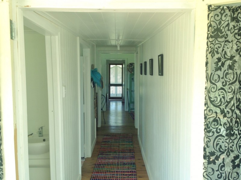 17 Creek St AMBY, Amby QLD 4462