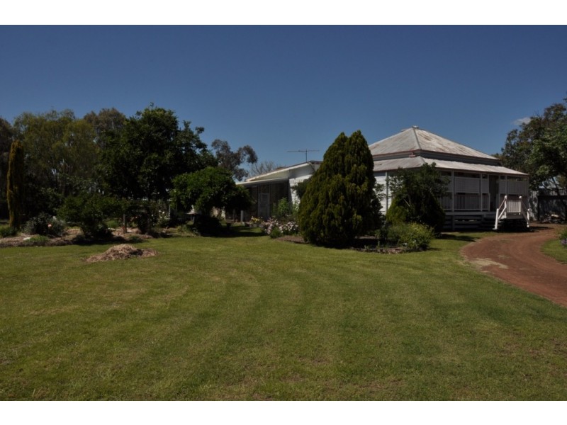 220 Blaxland Road, Dalby QLD 4405