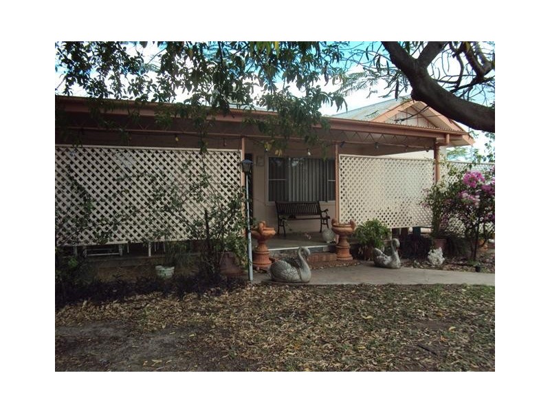160 Crane Street, Longreach QLD 4730