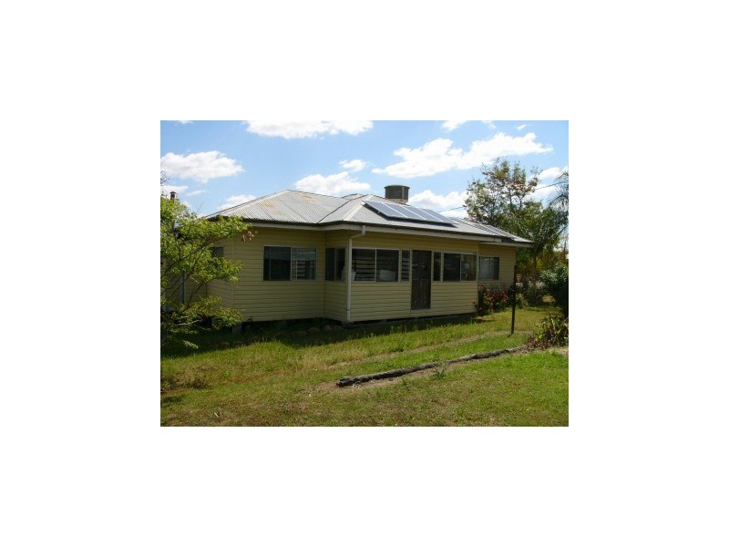 8 Yaldwyn Street, Taroom QLD 4420