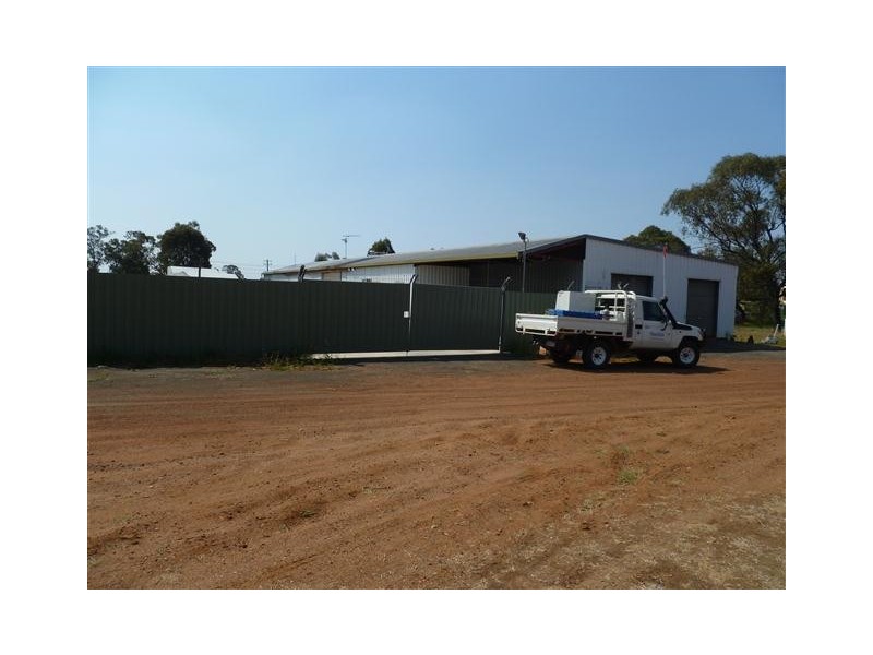 1 Badgery Street, Roma QLD 4455