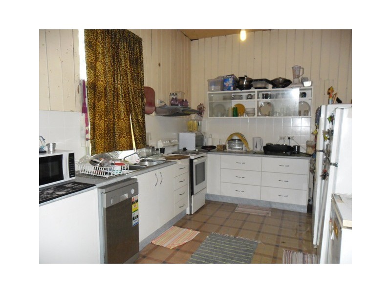 17 LYNAGH ST, Miles QLD 4415