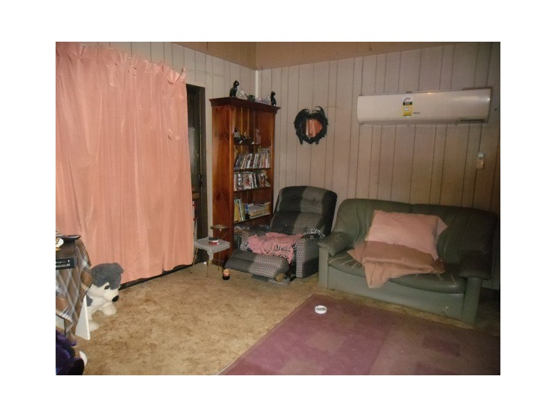 17 LYNAGH ST, Miles QLD 4415