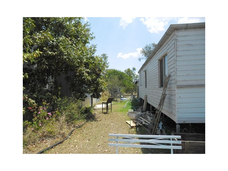 17 LYNAGH ST, Miles QLD 4415