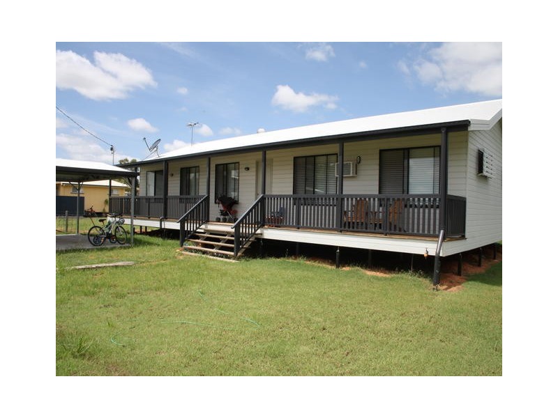 28 BEDFORD STREET, Blackall QLD 4472