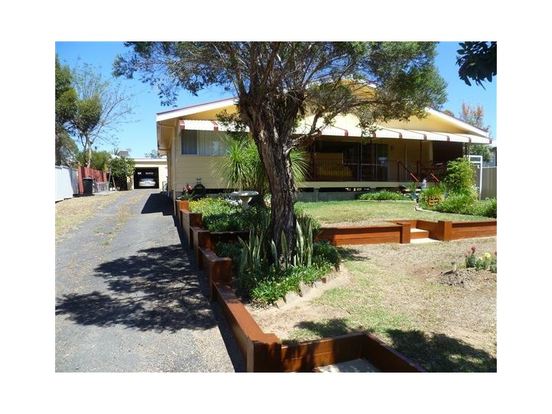 32 Northern Rd, Roma QLD 4455