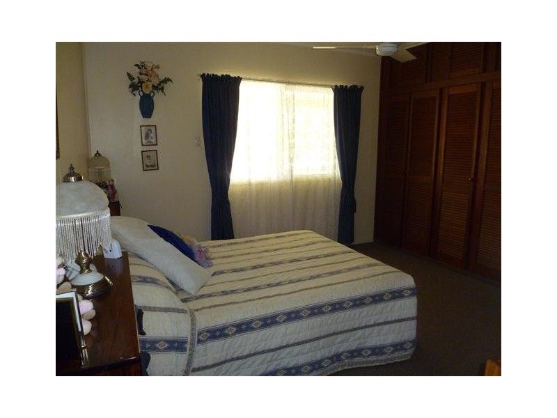 32 Northern Rd, Roma QLD 4455