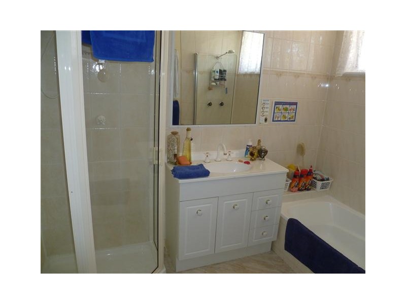 32 Northern Rd, Roma QLD 4455