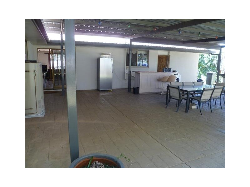 48 ROSLYN, Roma QLD 4455