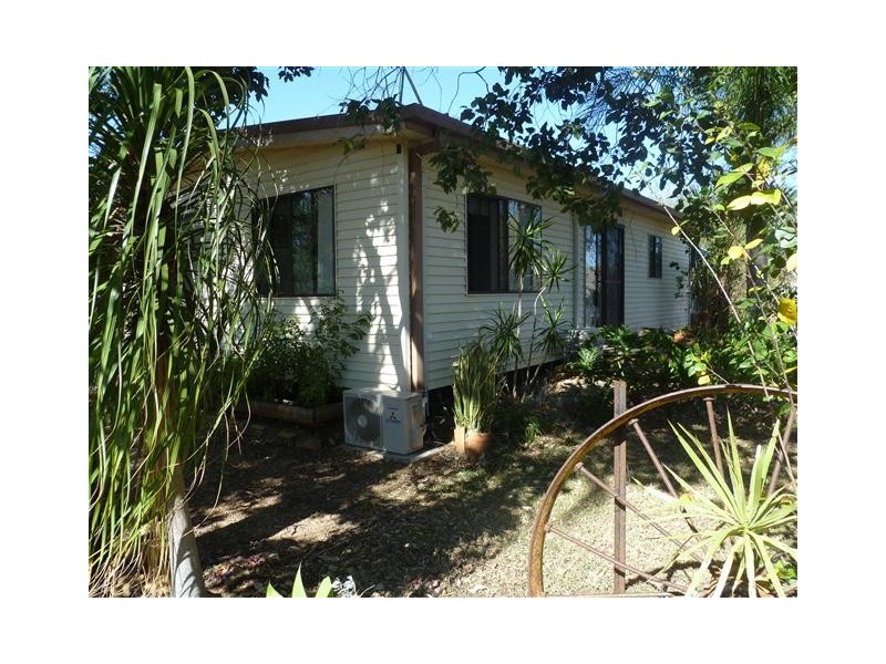 48 ROSLYN, Roma QLD 4455