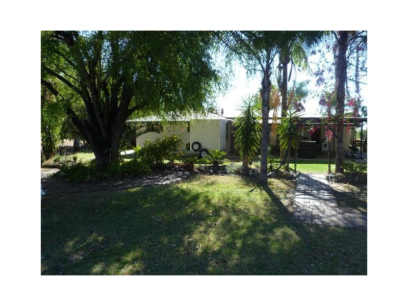 48 ROSLYN, Roma QLD 4455