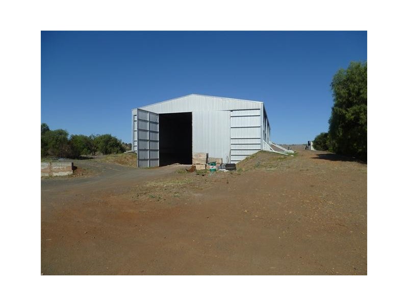 48 ROSLYN, Roma QLD 4455