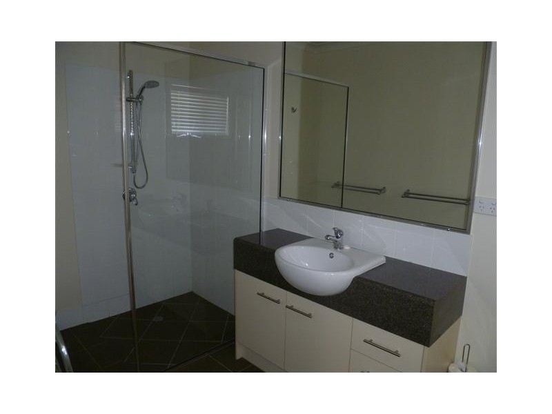 48A ROSLYN DRV, Roma QLD 4455