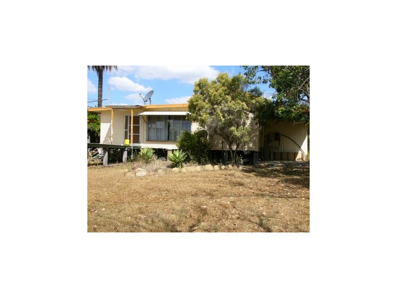 17 Ford Street, Taroom QLD 4420
