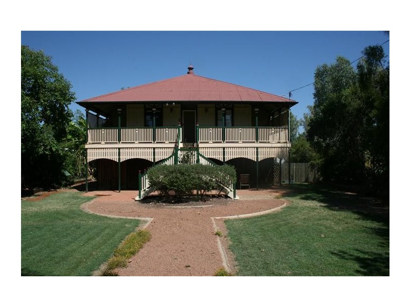 153 Cassowary Street, Longreach QLD 4730