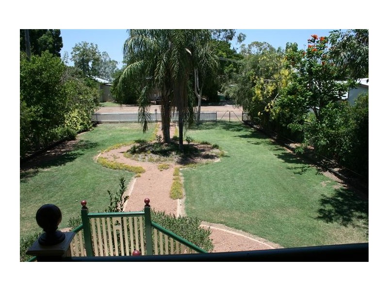 153 Cassowary Street, Longreach QLD 4730