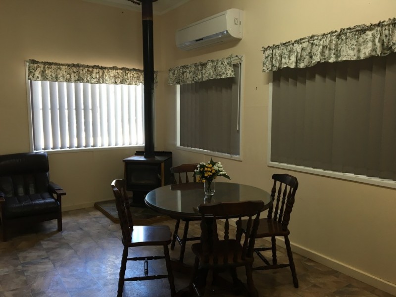 98 HOOKSWOOD RD, Miles QLD 4415