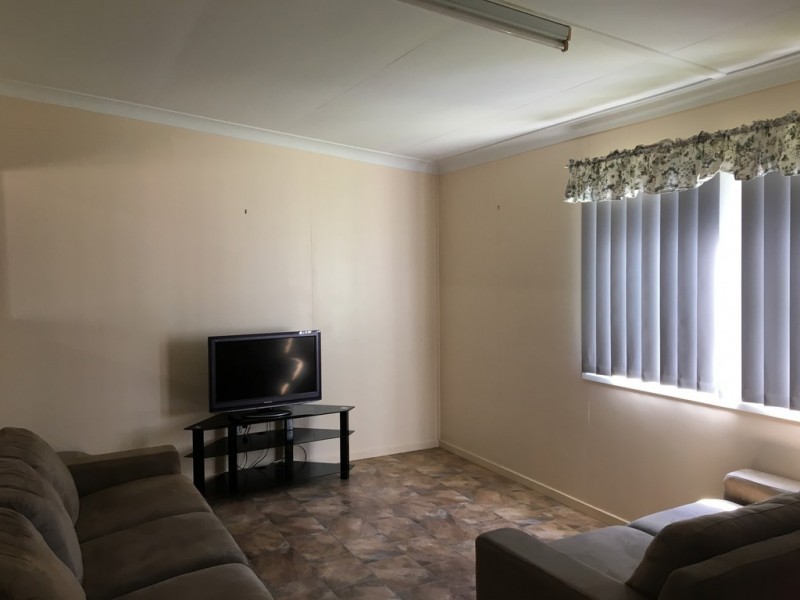 98 HOOKSWOOD RD, Miles QLD 4415