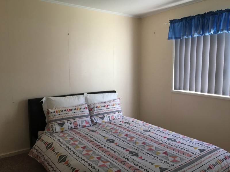 98 HOOKSWOOD RD, Miles QLD 4415